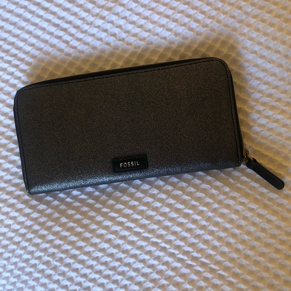 Fossil Jayda Gunmetal Zip Clutch Wallet